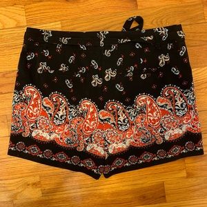 Loft patterned shorts with cute tie around waist